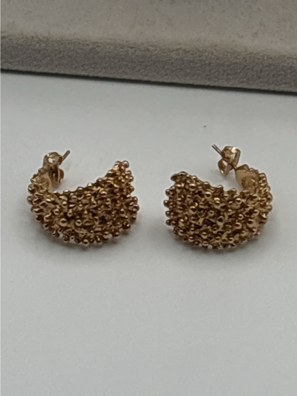 Vintage Sarah Coventry Golden Sunset Textured Hoop Earrings 1970s